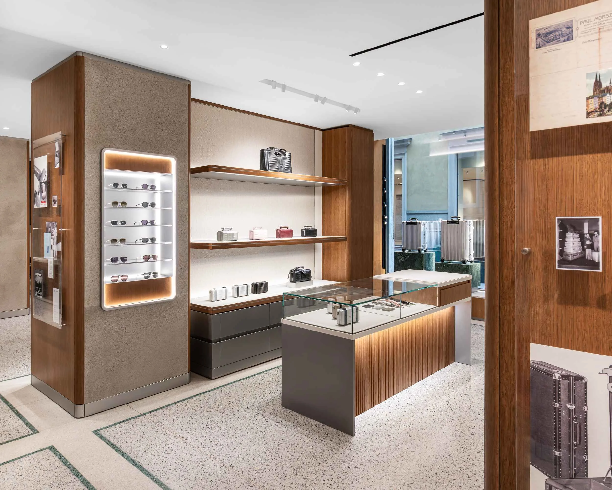 RIMOWA apartamento magazine 建築 インテリア labvert connects the floors of RIMOWA's flagship store in ginza
